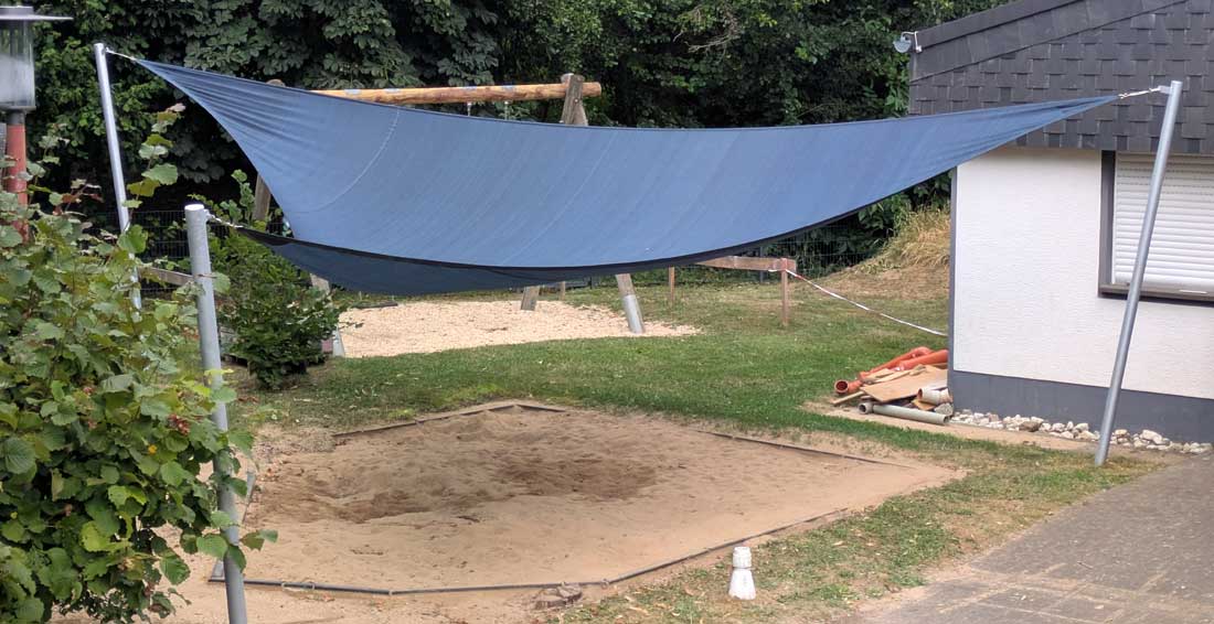 Neues Sonnensegel KiTa Boos | © Boos-Eifel.de | Foto: Martin Thomé das neue Sonnensegel über dem großen Sandkasten im Außenberich der Kita Boos